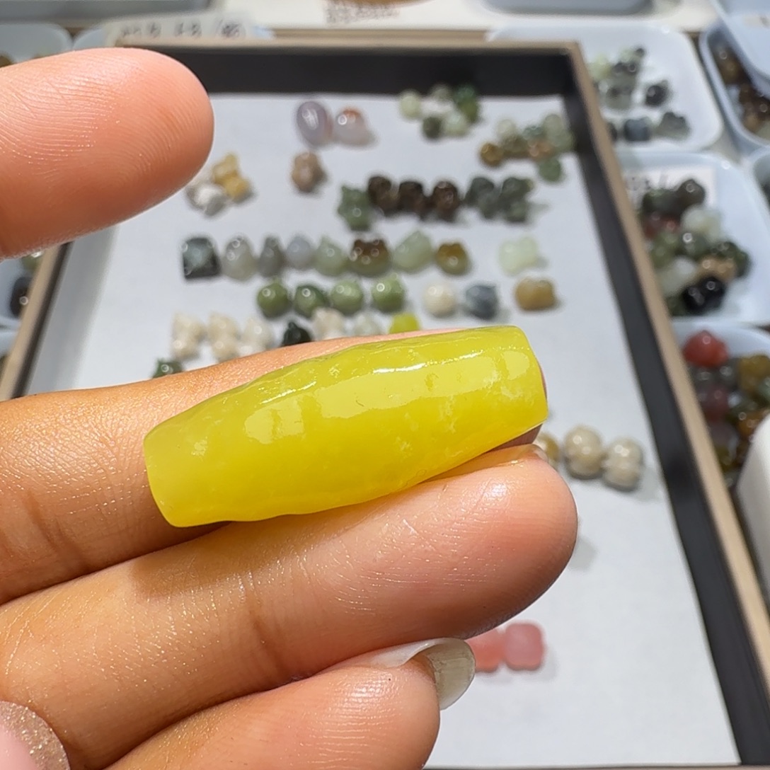 和田玉未镶嵌珠宝奇石