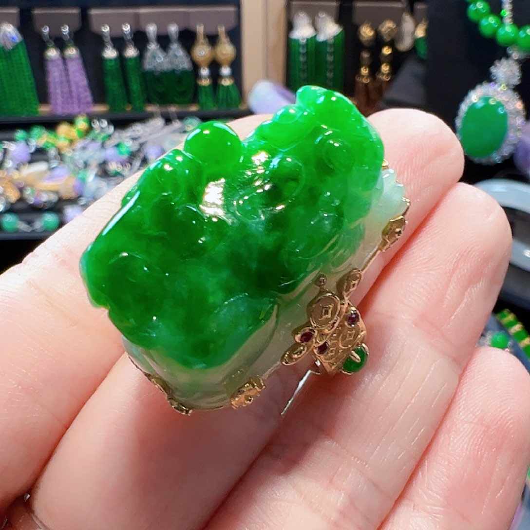 翡翠戒指18K金镶嵌邓*签收后24小时鉴赏期