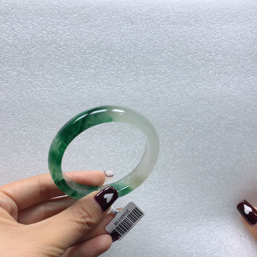 石英质玉手镯未镶嵌小武5556+多人