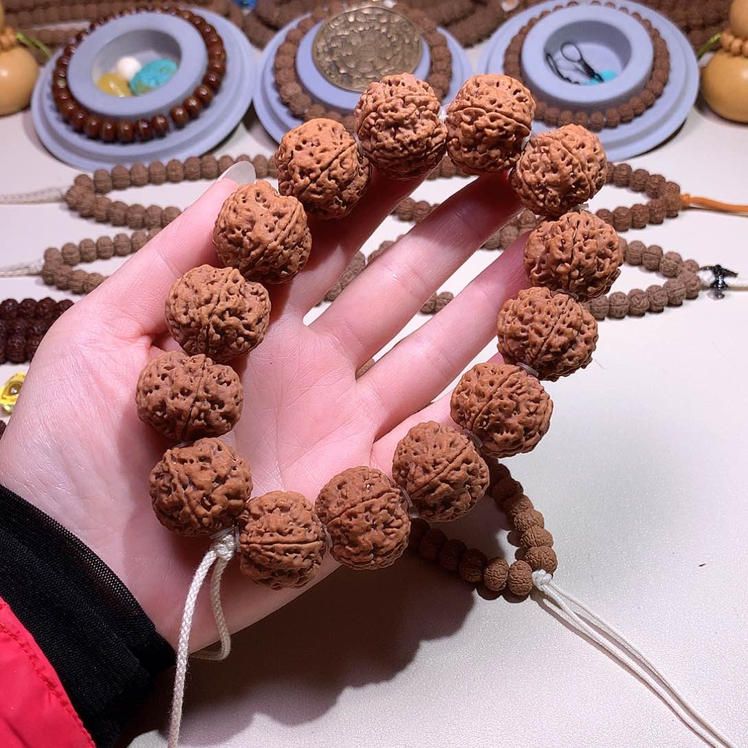 吊坠文玩核桃蜂王大金刚