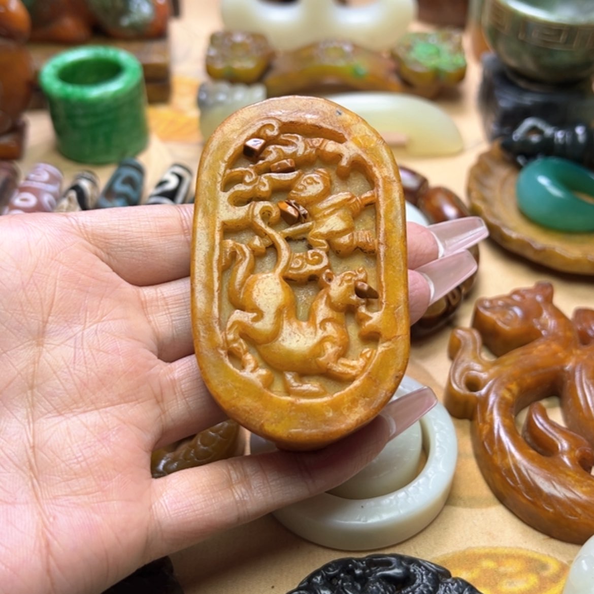 【闪购商品】蛇纹石玉颈饰未镶嵌皮带