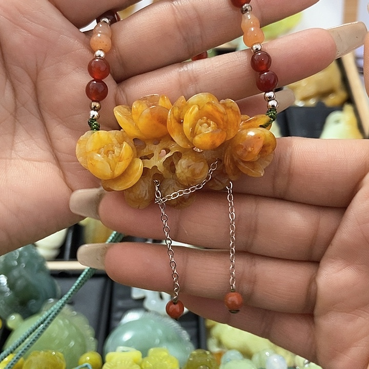 蛇纹石玉挂件未镶嵌最*