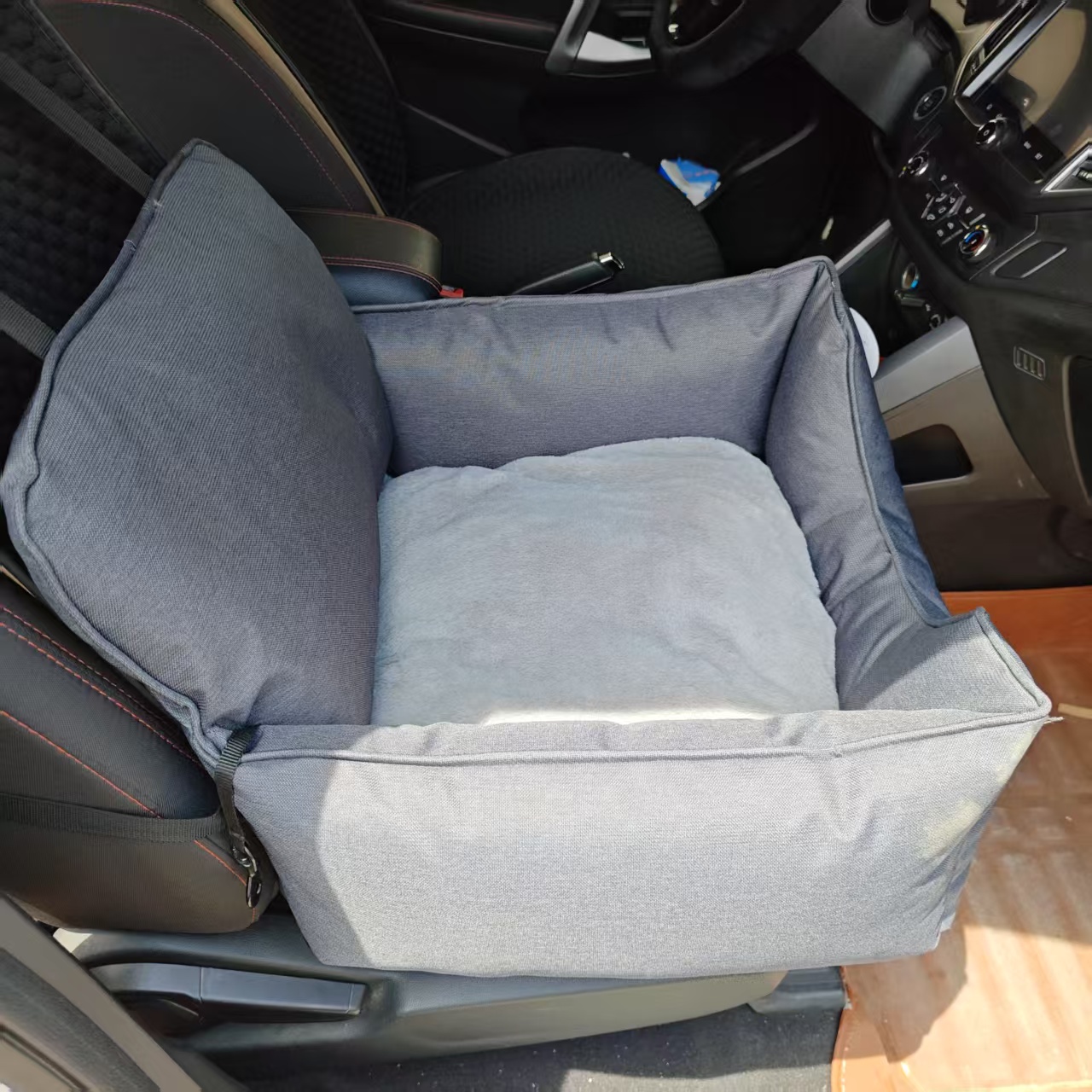 18号 全可拆洗车载窝大尺寸多用途可在家里使用