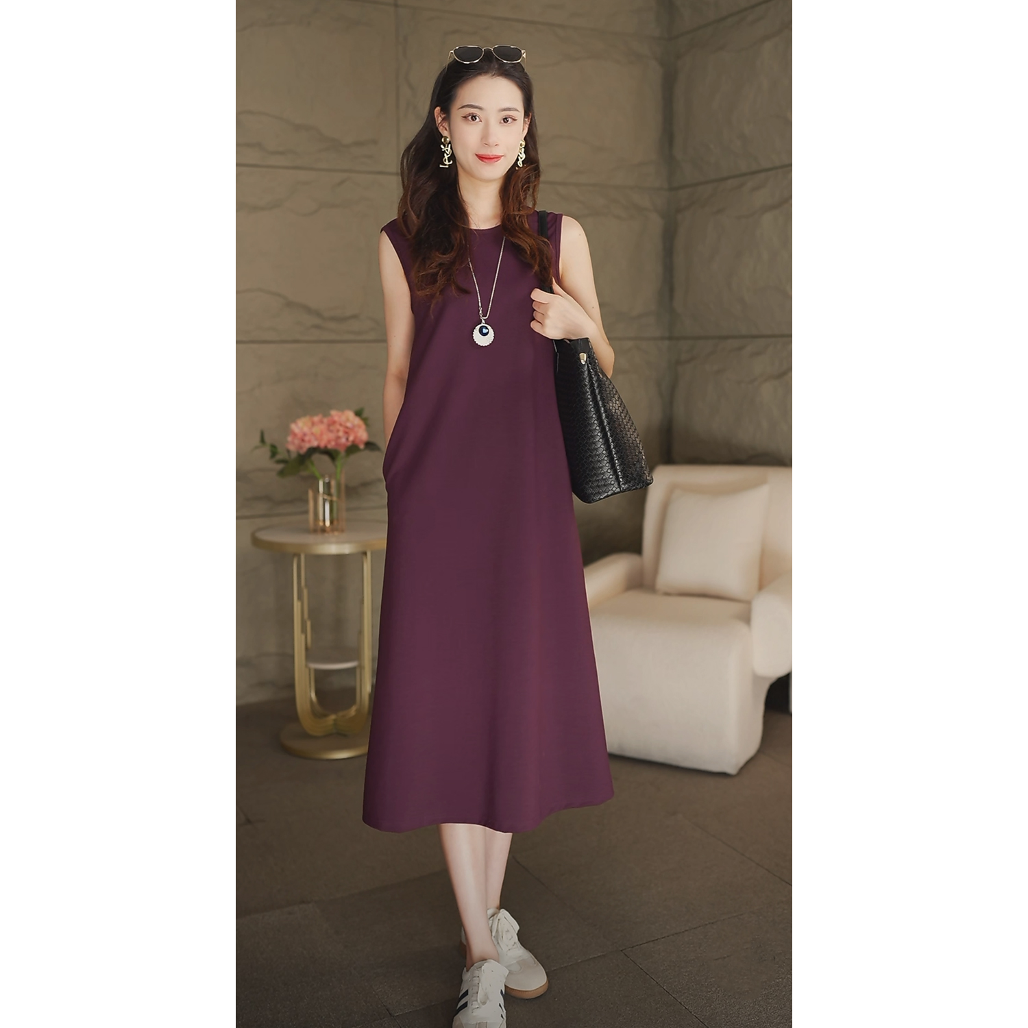 2025夏季新款无袖连衣裙女时尚显瘦极简风设计款高端T恤裙