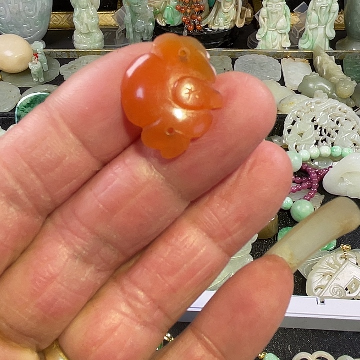 黄***芳玛瑙/玉髓未镶嵌颈饰挂件