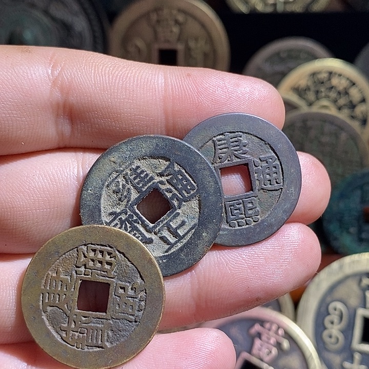 王****铜现代花钱工艺品工艺品