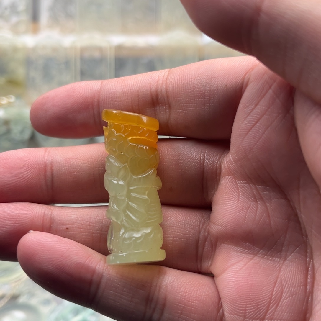未镶嵌蛇纹石玉颈饰