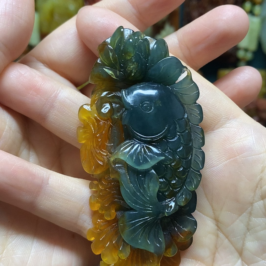 岫玉未镶嵌吊坠(赠链)