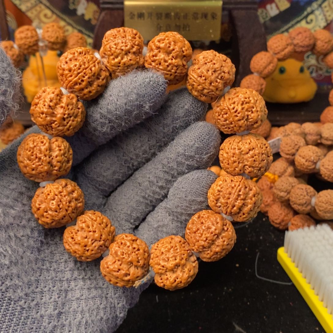 金刚菩提吊坠Z***?23爆肉梅花