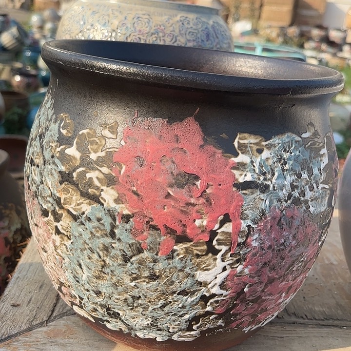 紫砂花盆口25高25。。。。。。。。。。。。。