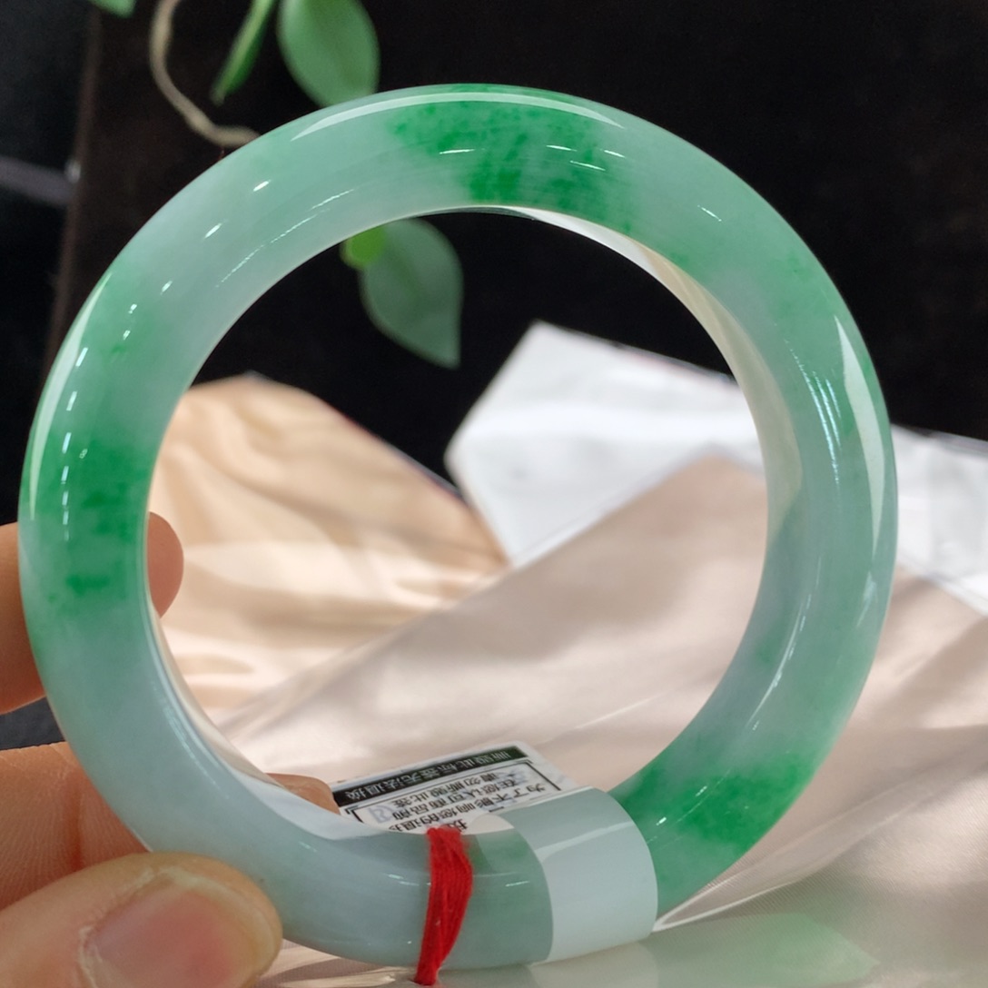 翡翠手镯未镶嵌111-1022