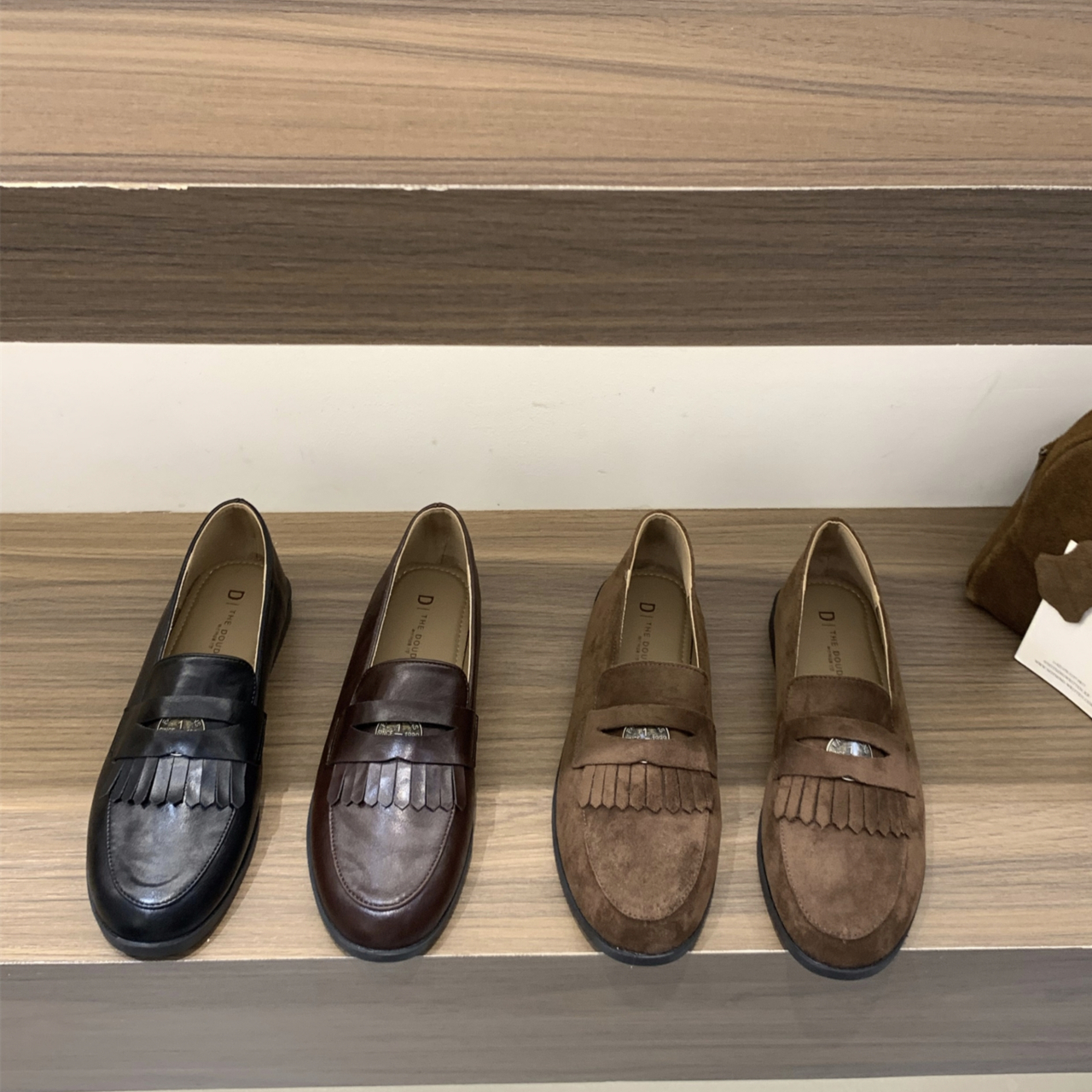 平底复古流苏绒面小皮鞋女鞋子2025新款秋冬季棕色圆头乐福鞋单鞋