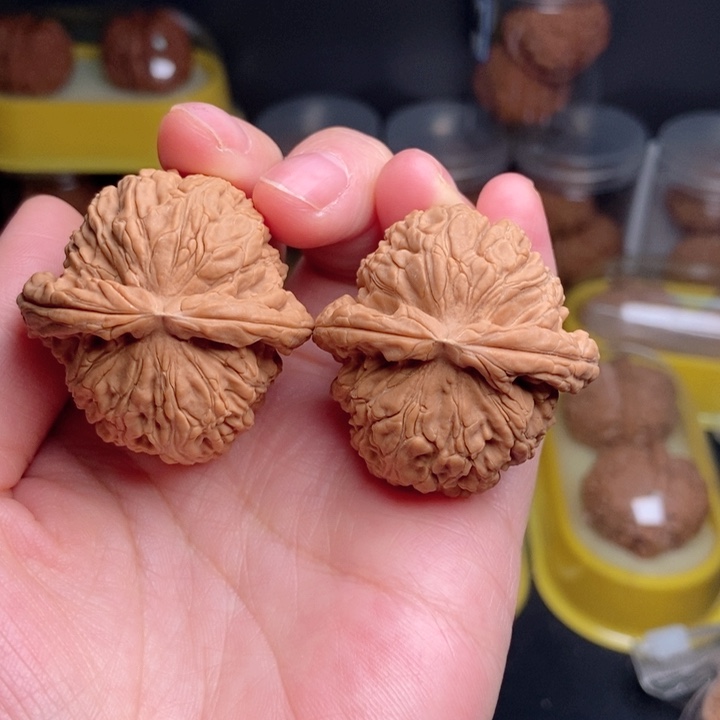 文玩核桃吊坠白狮子38➕