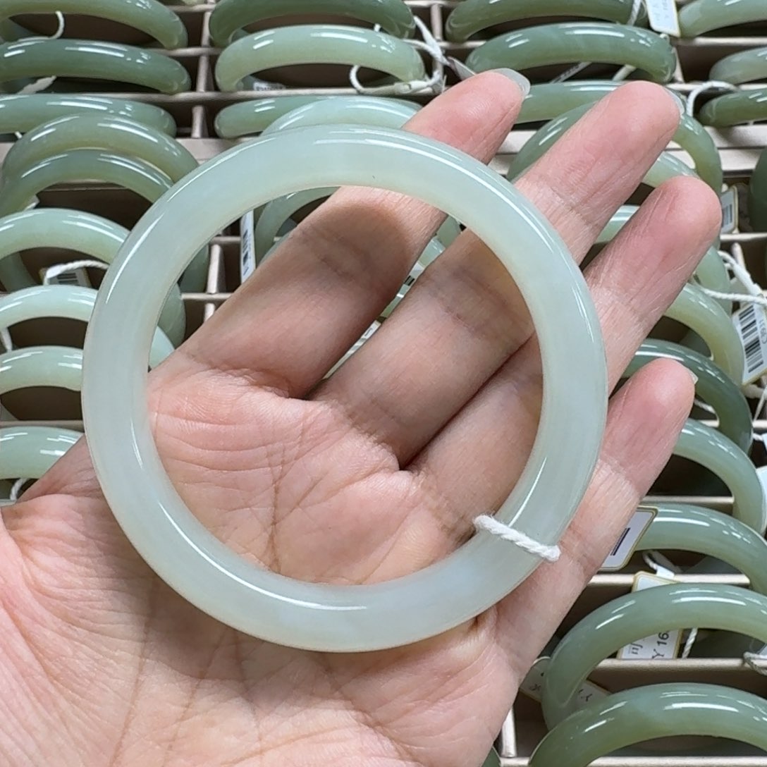 和田玉手镯未镶嵌小*