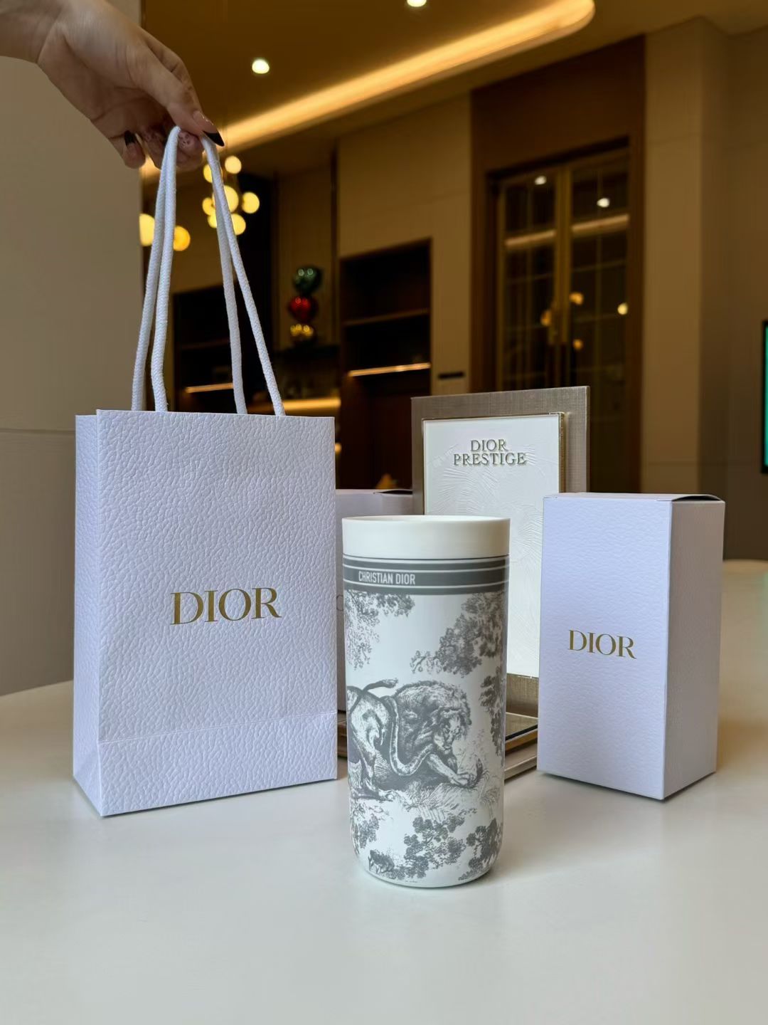 未使用 DIOR/迪奥 Dior迪奥丛林系列保温杯带礼盒礼袋165681水杯