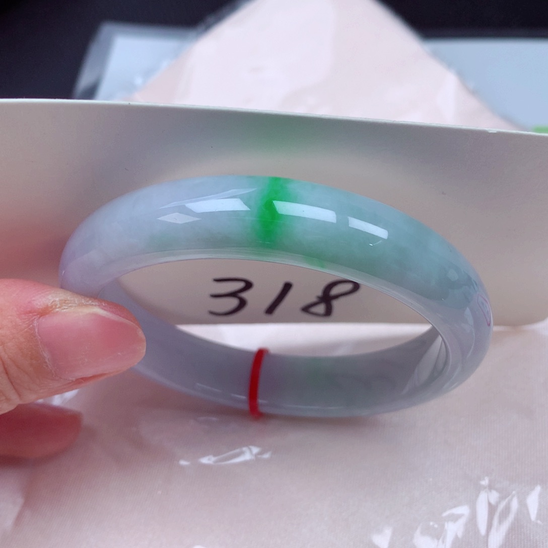 翡翠手镯未镶嵌翡翠