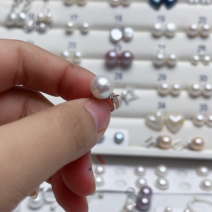 王***⁻银S925镶嵌淡水珍珠耳饰