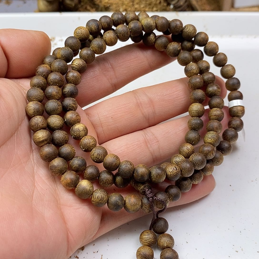 沉香手串绿棋楠规格0.7-15多样性发货