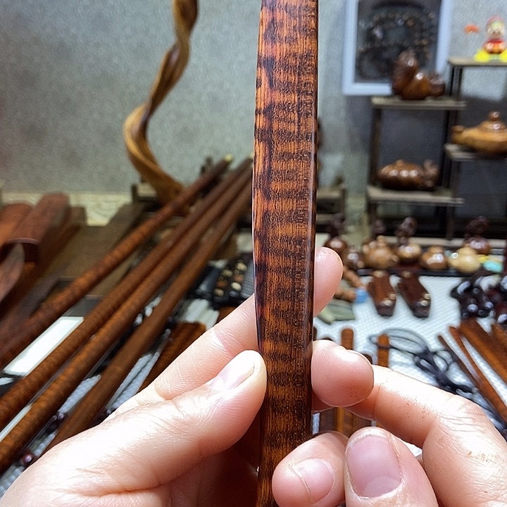 南美蛇纹木裁纸刀一把