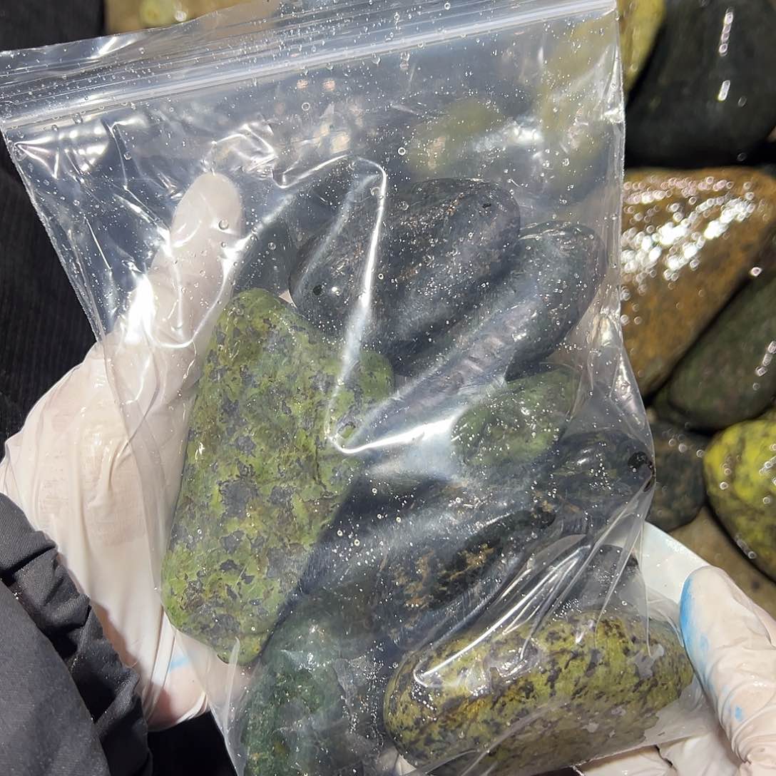 未镶嵌蛇纹石玉西藏藏玉药王石富**申