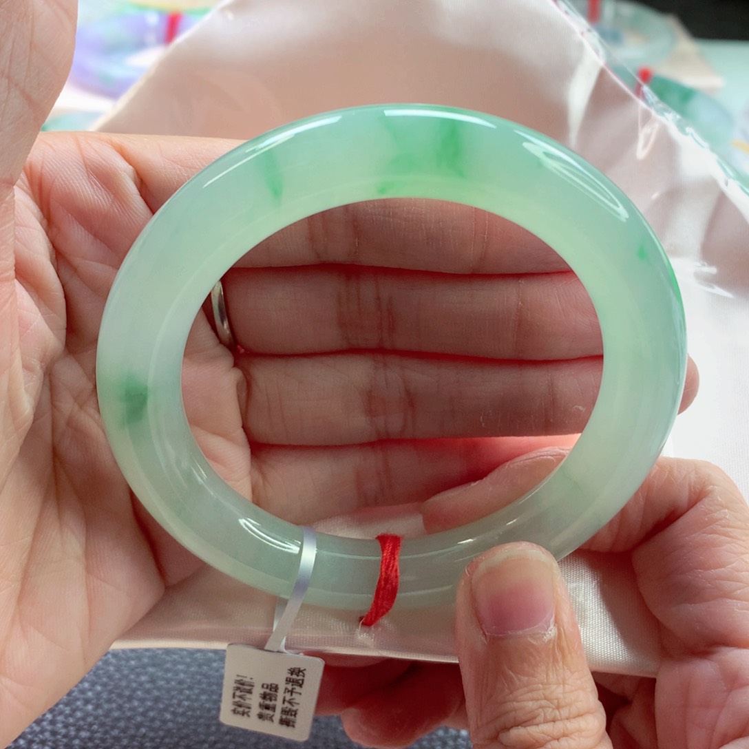 翡翠未镶嵌手镯（圆镯）浅*.分单1A