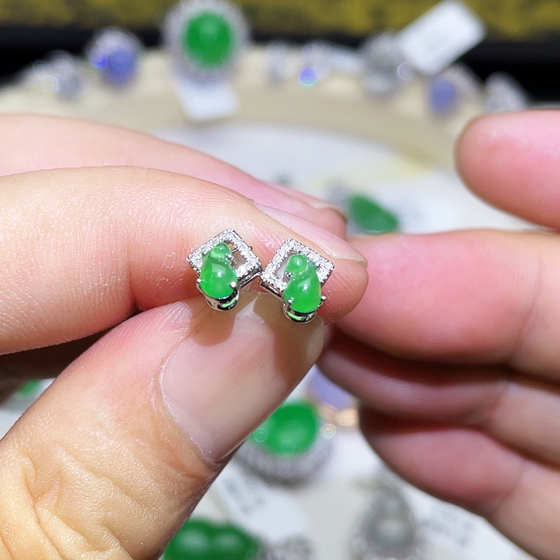 翡翠18K金镶嵌吊坠(不含链)回流