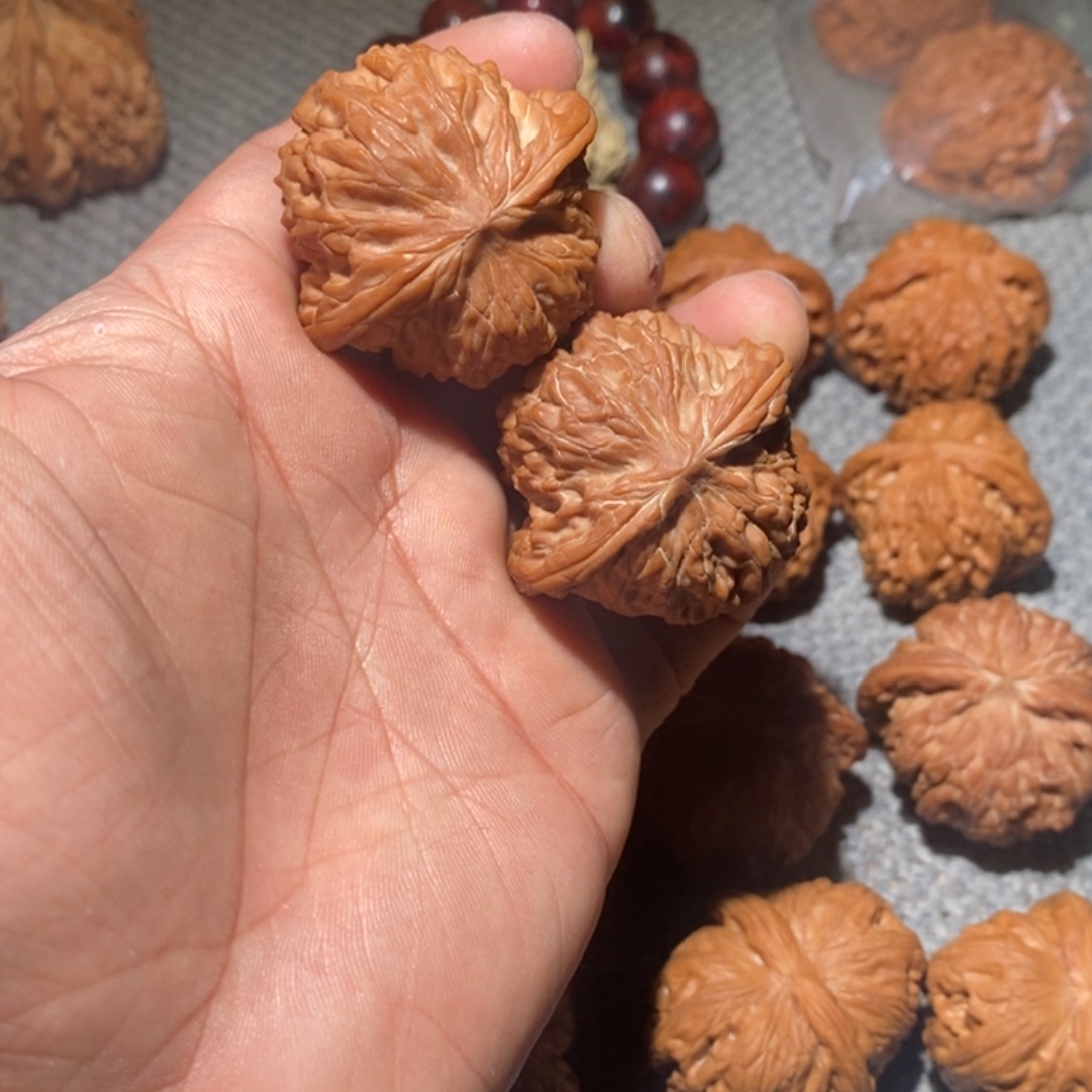 芝***倪吊坠文玩核桃42磨盘。   
