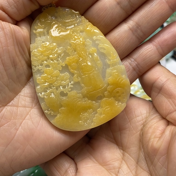 努***豆翡翠未镶嵌颈饰翡翠