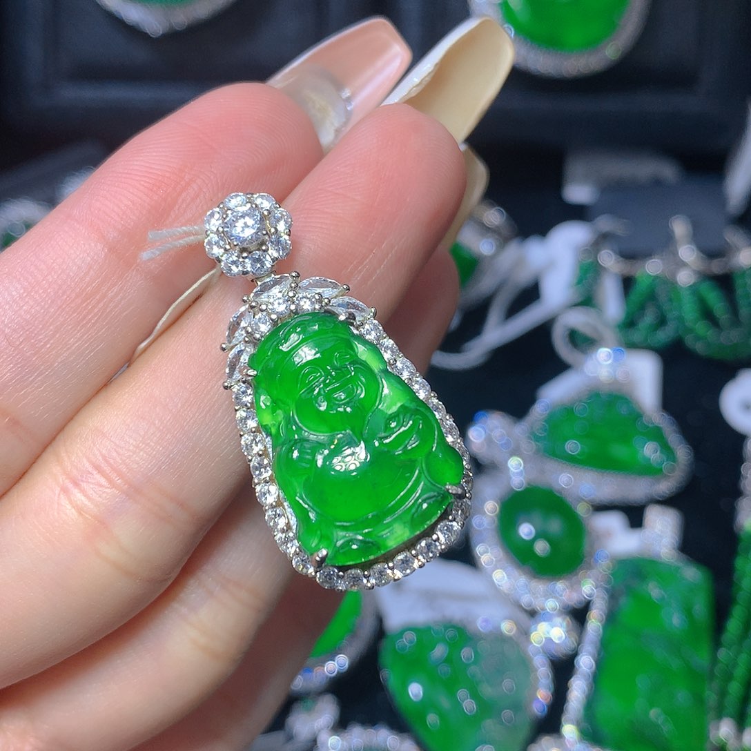 翡翠颈饰银S925镶嵌翡翠