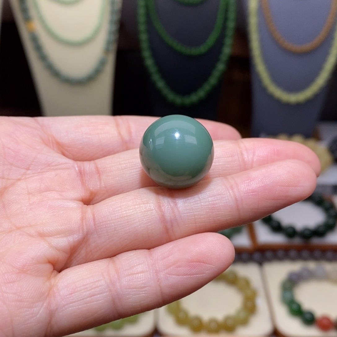 和田玉未镶嵌吊坠(不含链)18