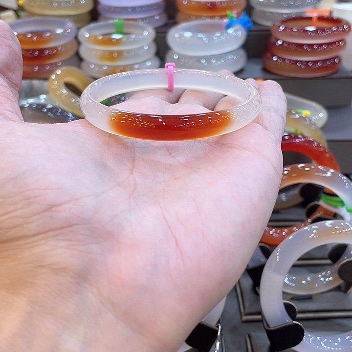 玛瑙/玉髓手镯未镶嵌