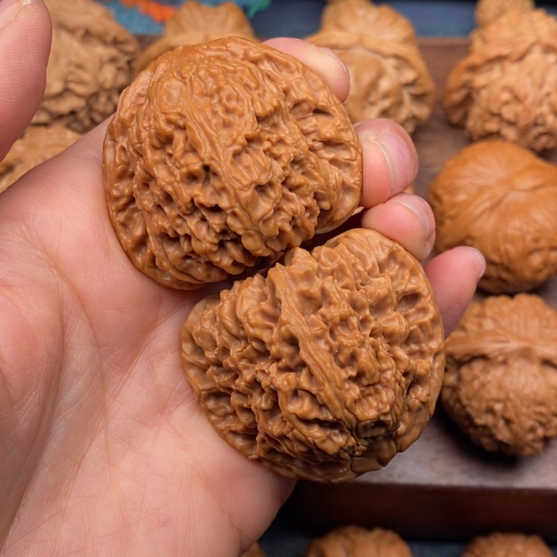 文玩核桃把件43全品南疆石，同树精配