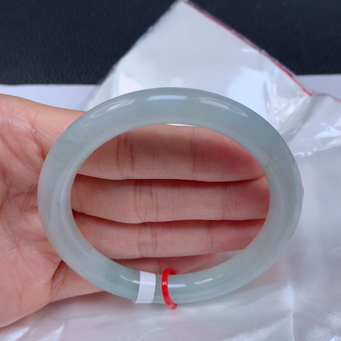 翡翠手镯未镶嵌天然