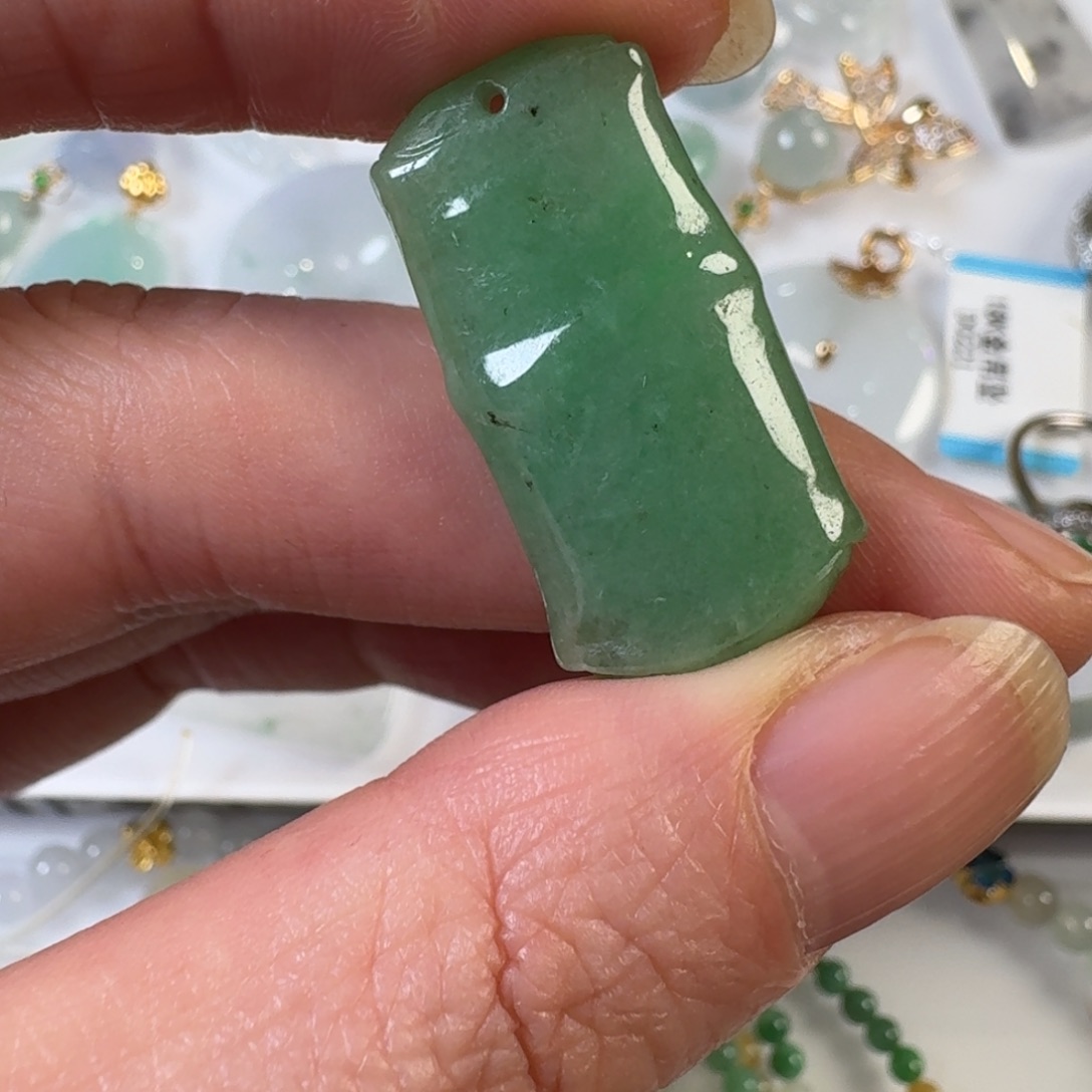 颈饰未镶嵌翡翠节节高升