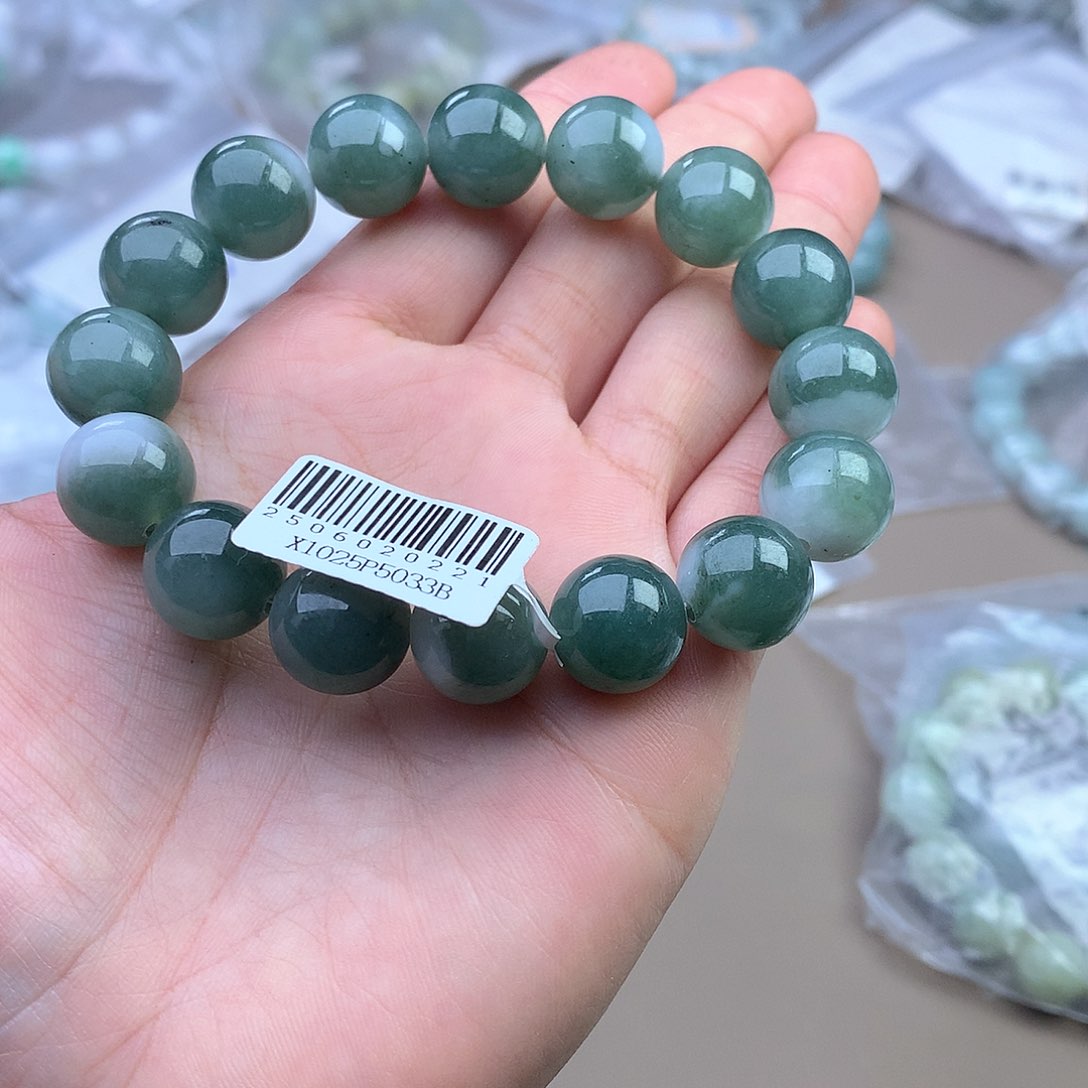 未镶嵌手串搭配定制翡翠