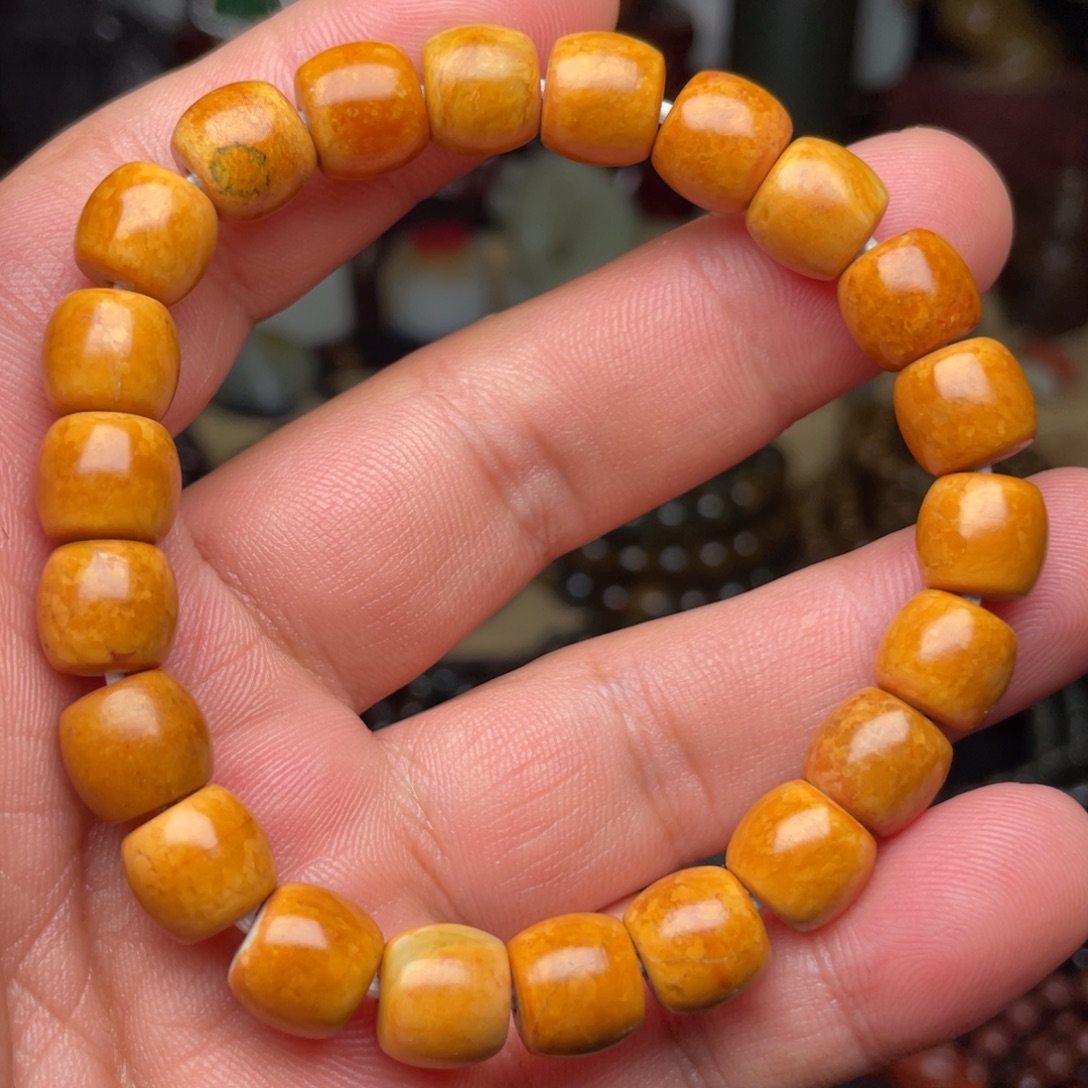 和田玉未镶嵌颈饰10×9黄