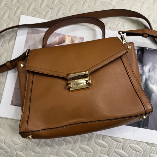 99新 MICHAEL KORS/迈克高仕 MK棕色邮差/手提/斜挎包