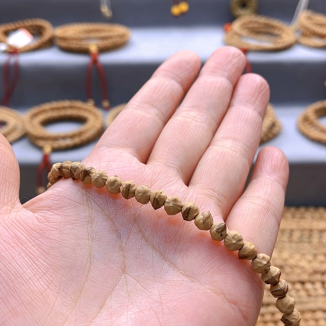 柏香籽/百香籽吊坠咸*?