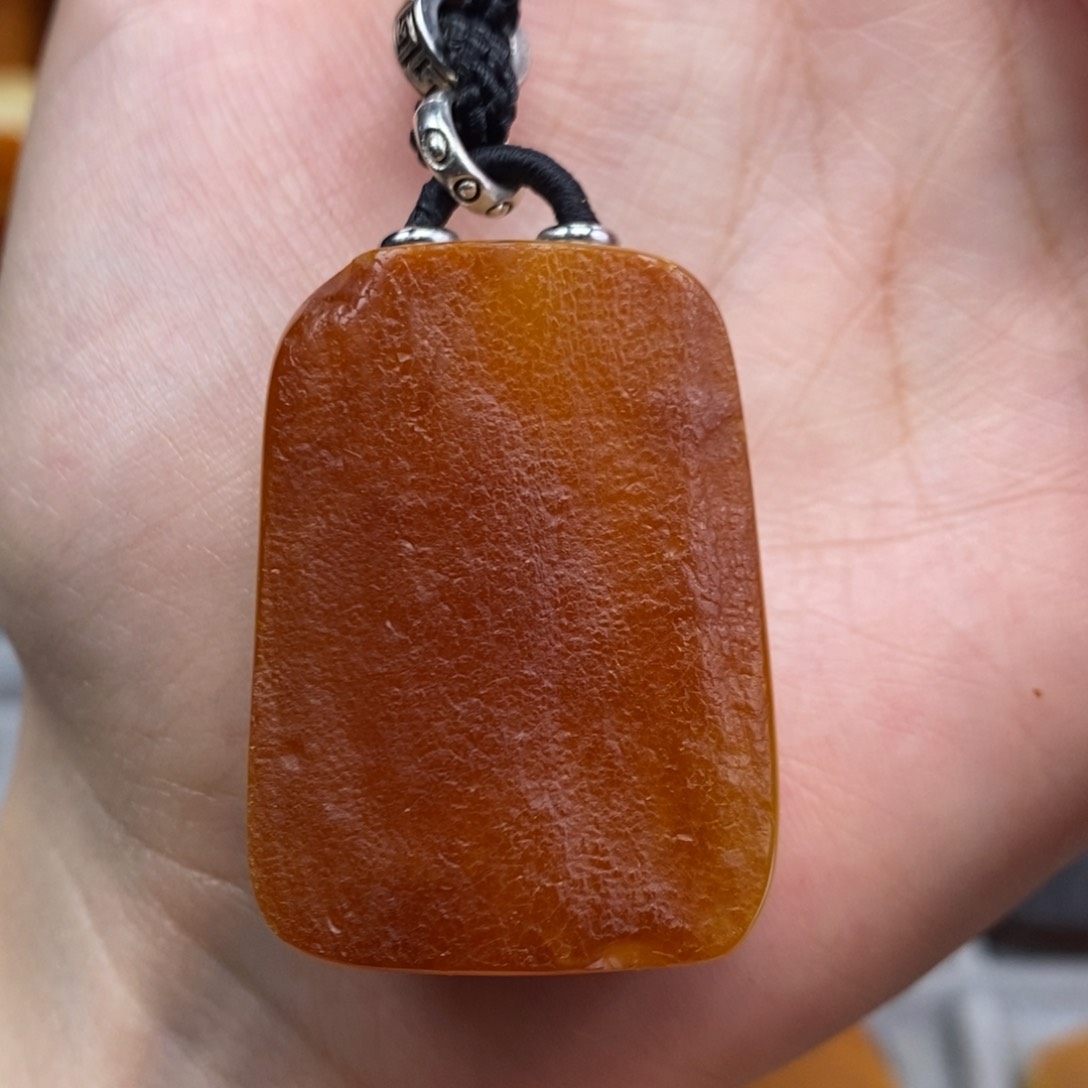 琥珀吊坠(赠链)未镶嵌