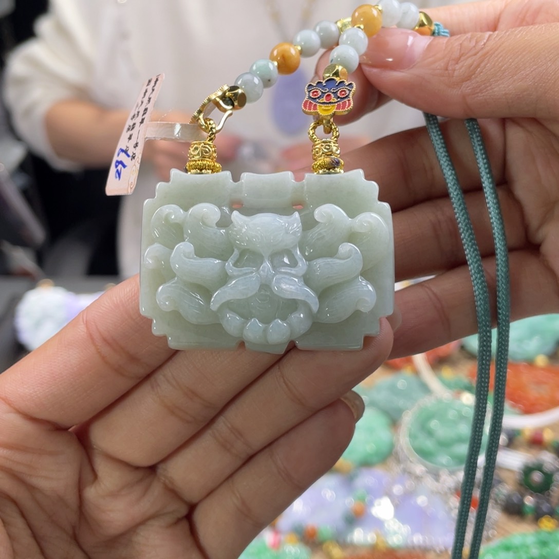 翡翠颈饰未镶嵌代编织