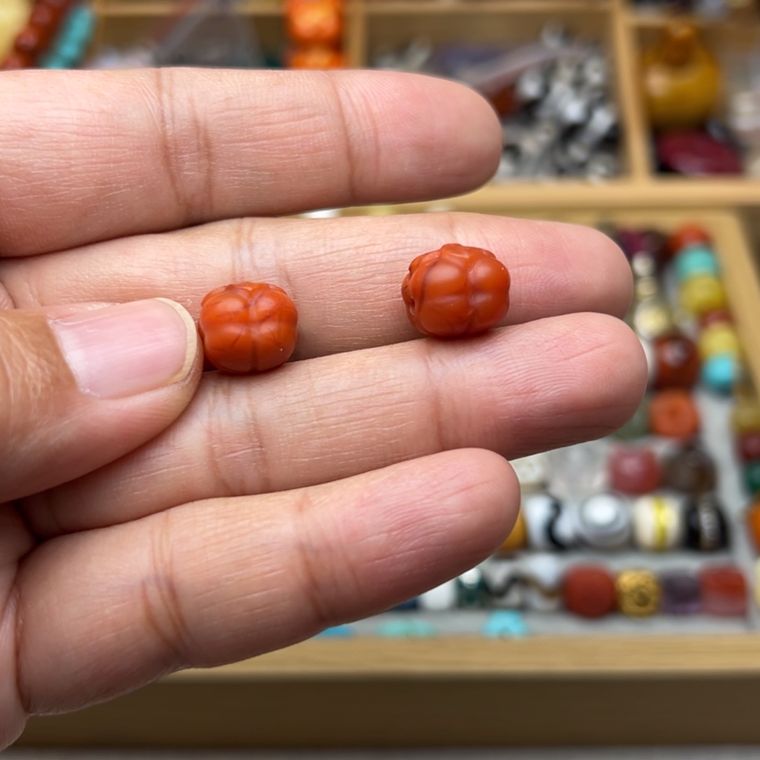 南红玛瑙柿子未镶嵌多样性发其中一颗