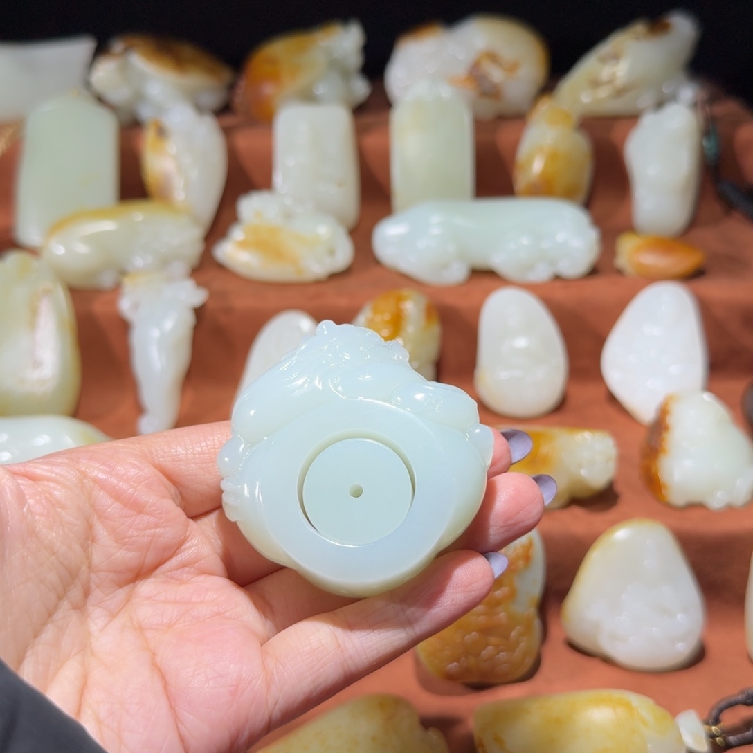 如****和田玉未镶嵌戒指