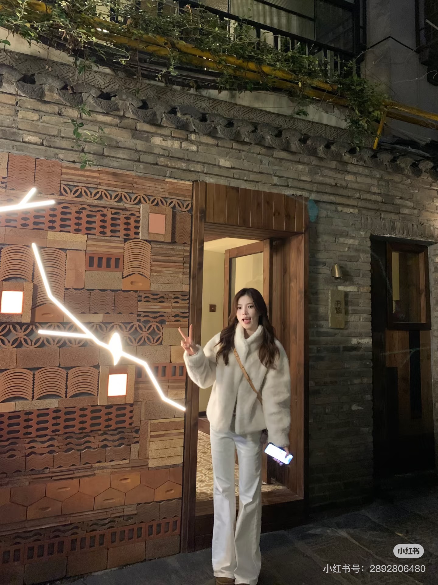 女装 毛毛 外套  羊毛款【版型 价格 以直播间为准】