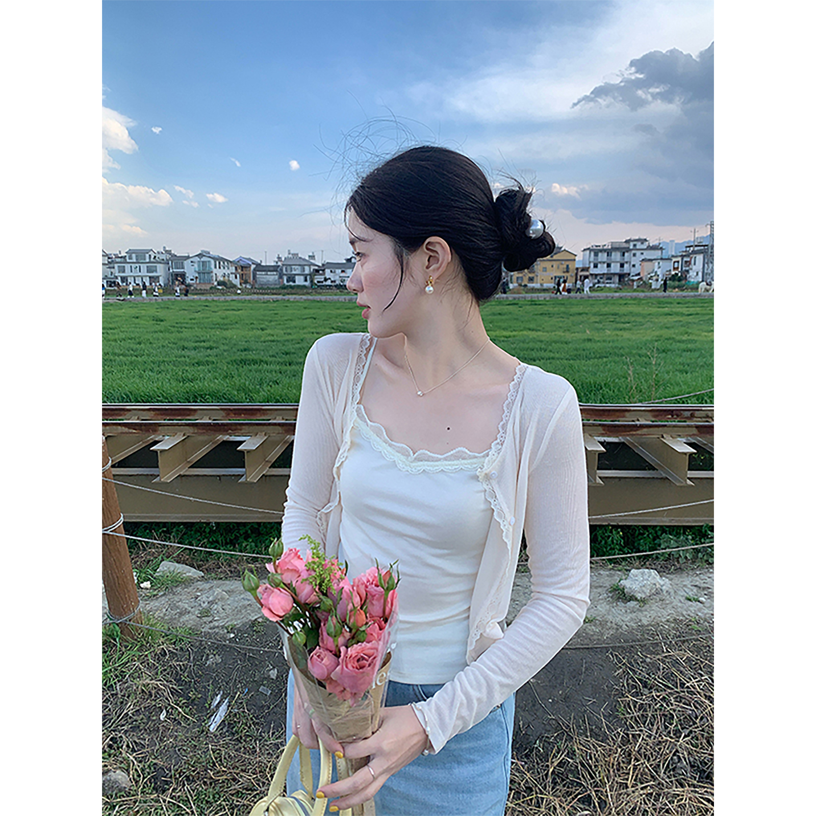 火火【轻氧春日】韩系温柔蕾丝轻薄开衫Z30691HH52