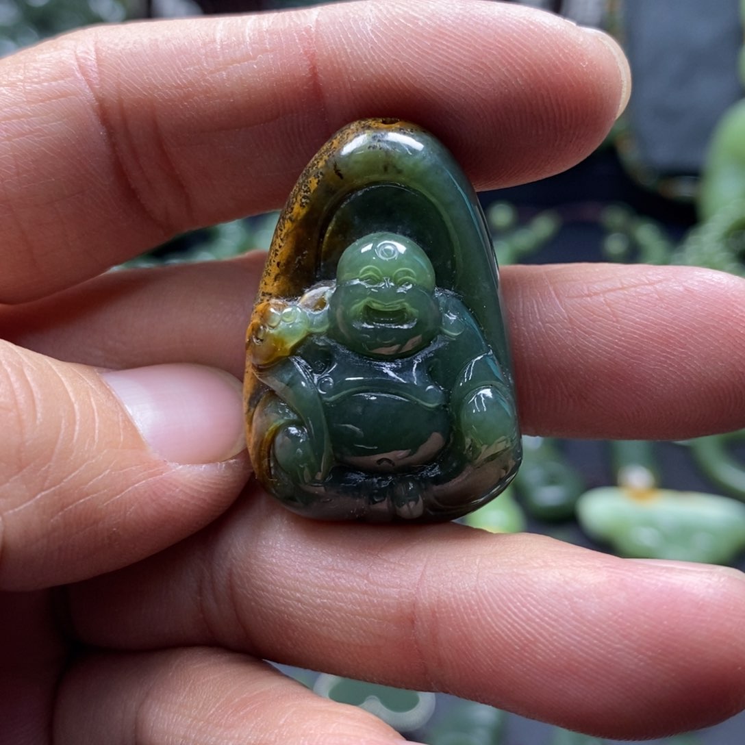 岫岩河磨玉（透闪石质玉）颈饰未镶嵌