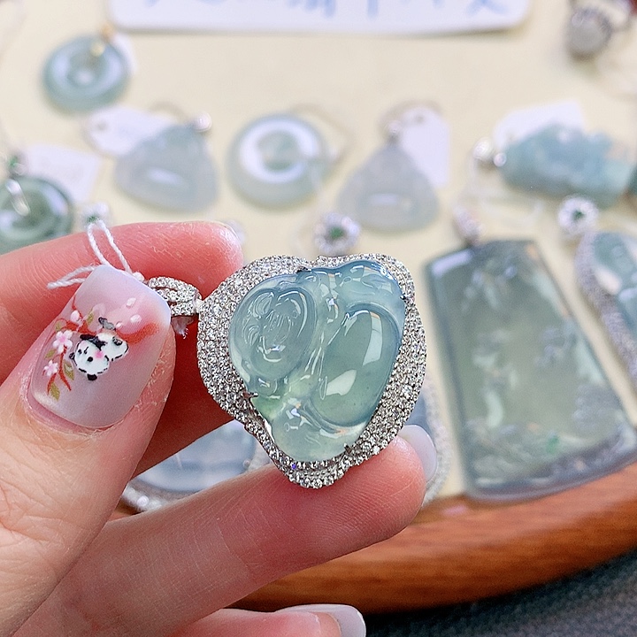 翡翠颈饰银S925镶嵌翡翠