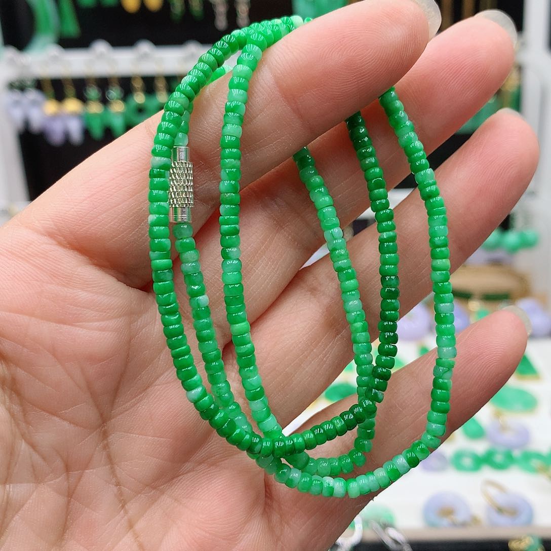 翡翠挂件未镶嵌敏*