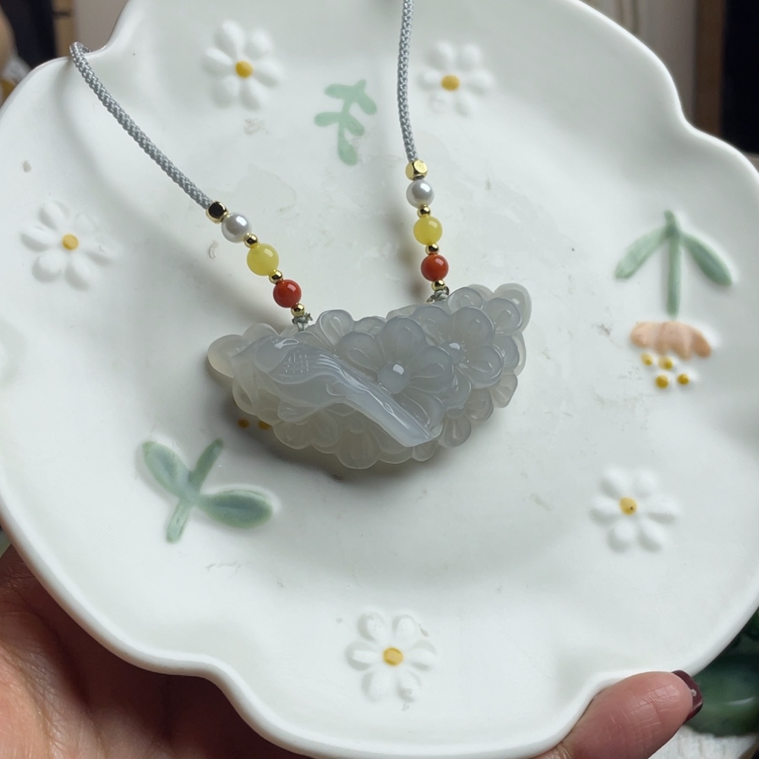 和田玉未镶嵌颈饰喜上眉梢