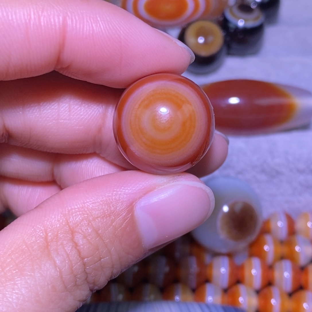 岁***欢玛瑙/玉髓未镶嵌颈饰