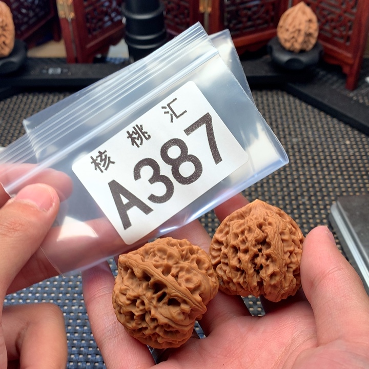 逸***室文玩核桃吊坠龙纹